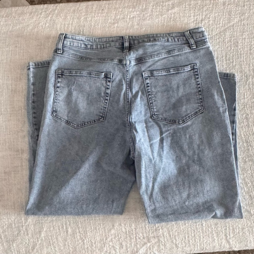 HIGH RISE MOM JEAN - Picture 3 of 7